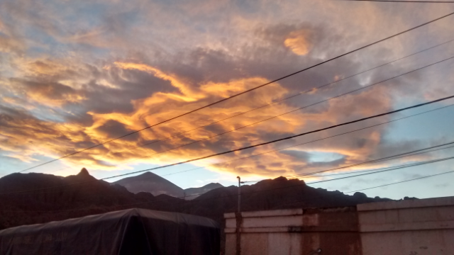 Wolkenglühen bei Sonnenuntergang