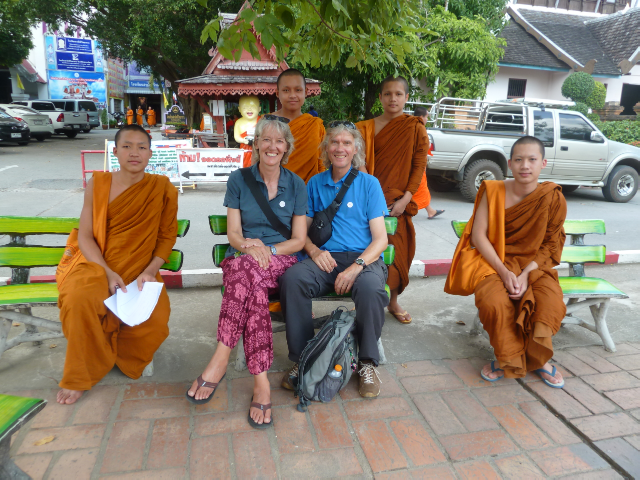 Gruppenbild mit Mönchen 