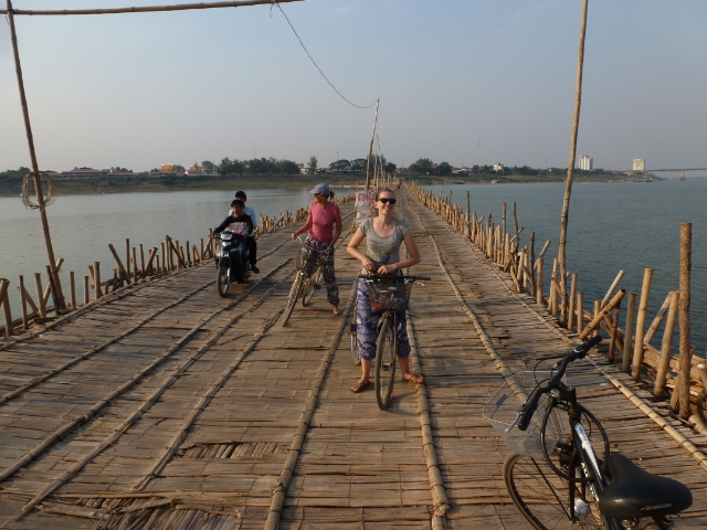 Kampong Cham Bambusbrücke Räder