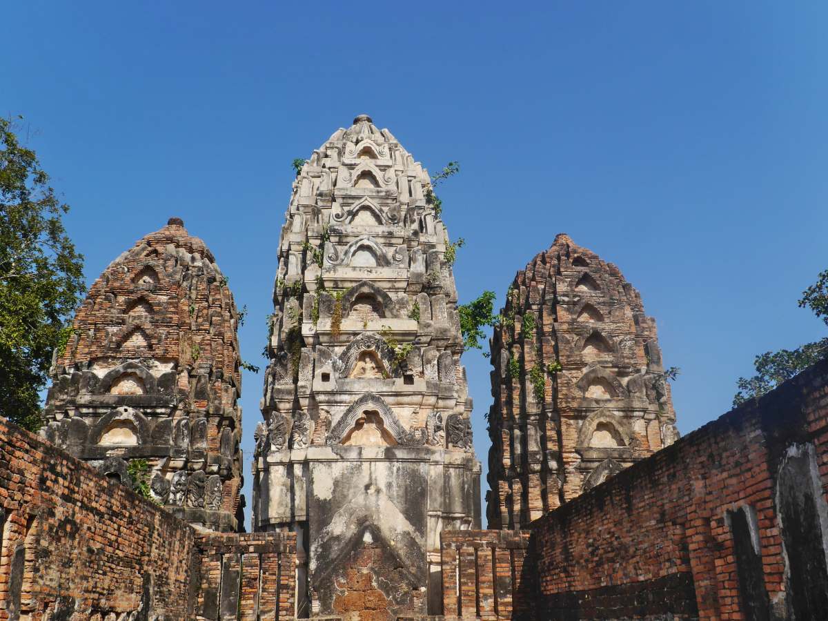 Drei Prangs im Khmer-Stil.