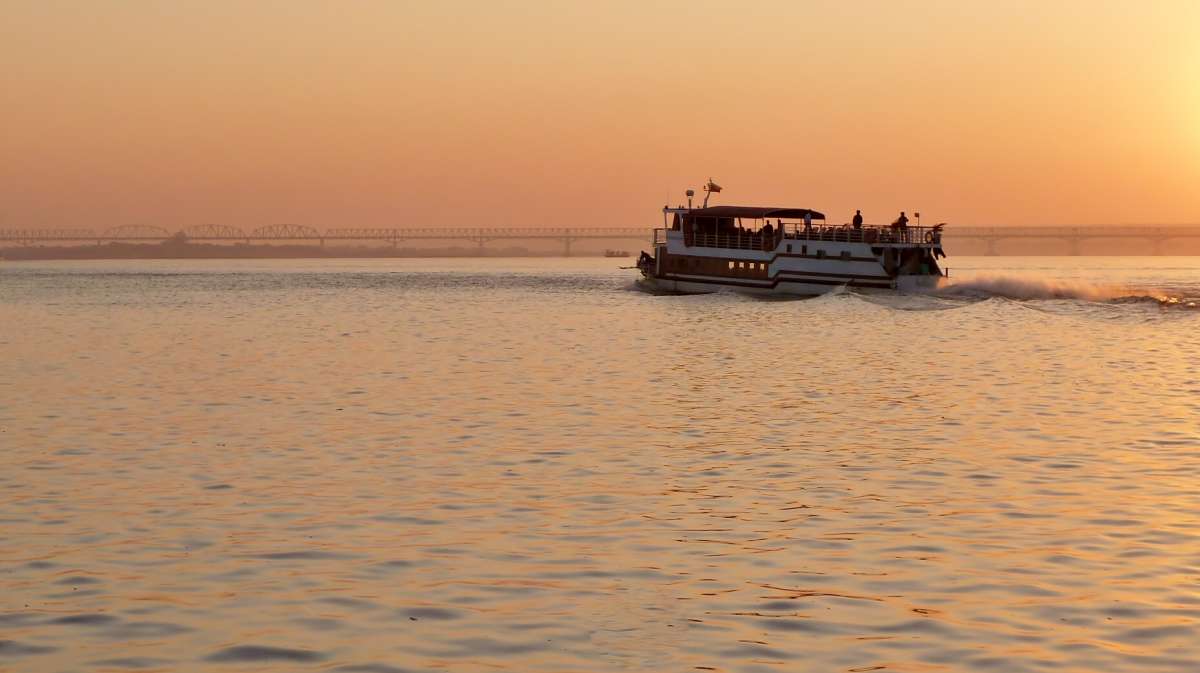 Mit dem Schiff von Bagan nach Mandalay