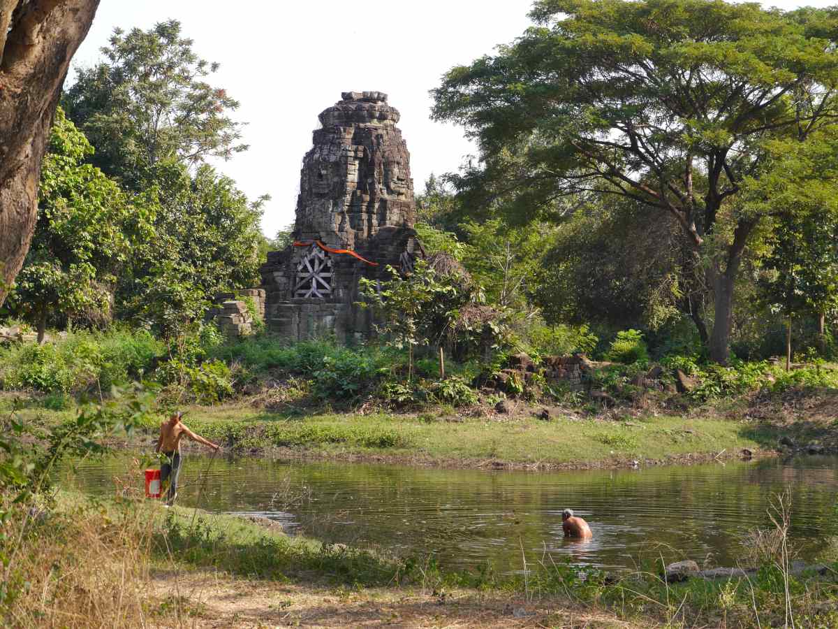 Tempel in Teich.