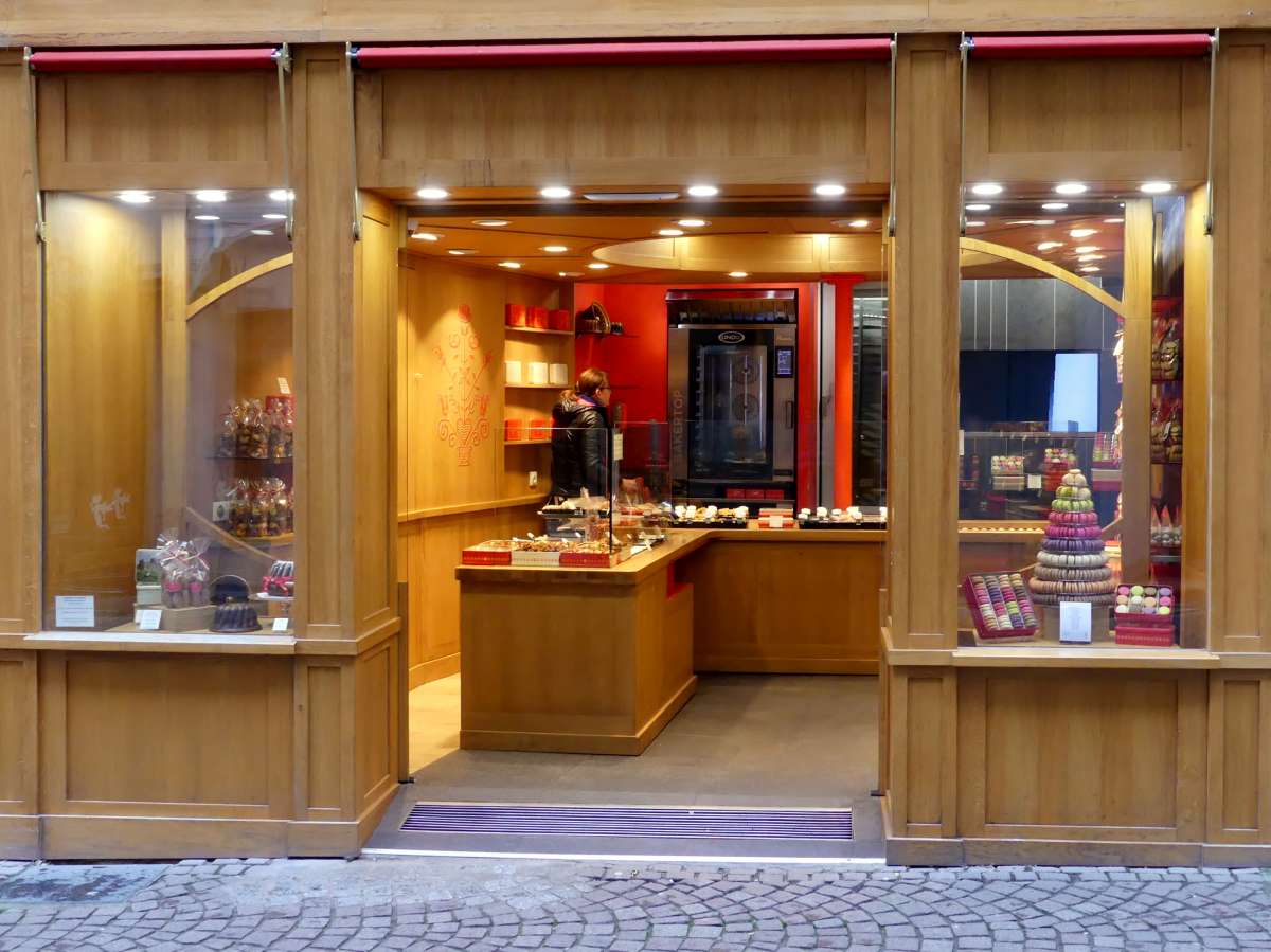 Kleiner Laden mit süßen Sachen in Straßburg