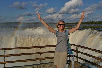 Gina an den Iguazu Fällen