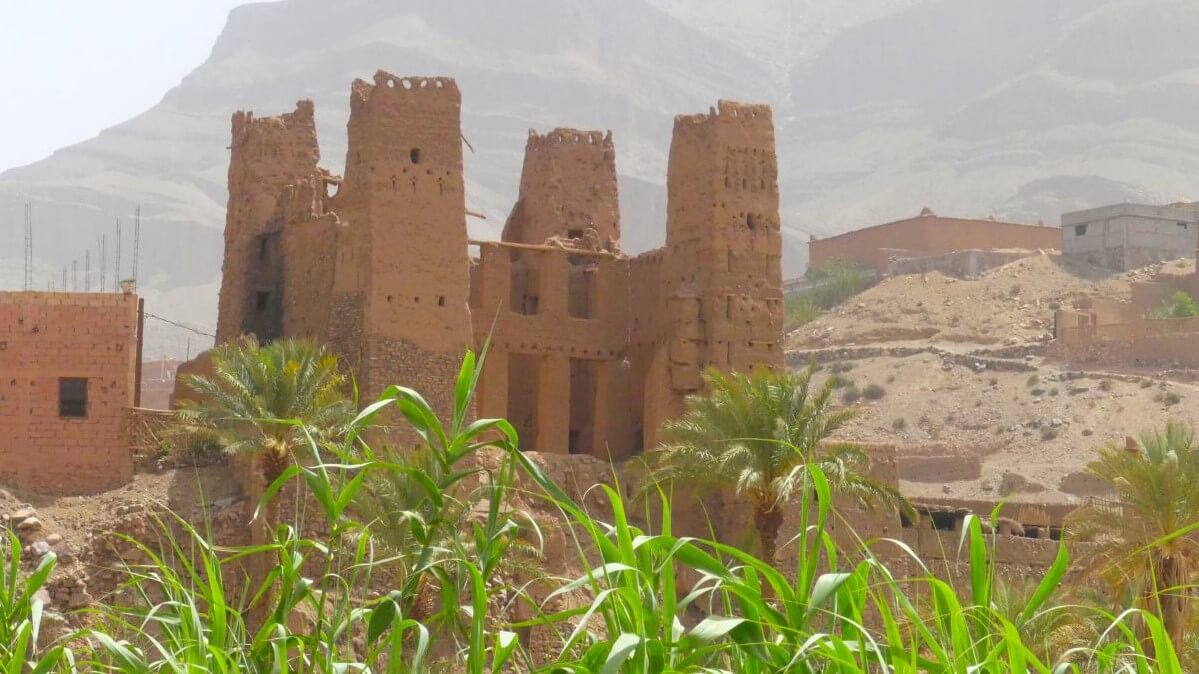 Kasbah im Draa-Tal in Marokko.