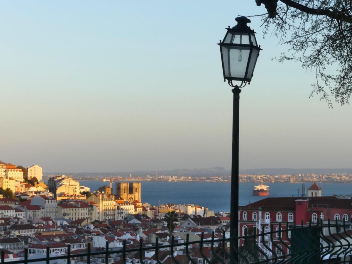 Blick auf Lissabon im Abendlicht.