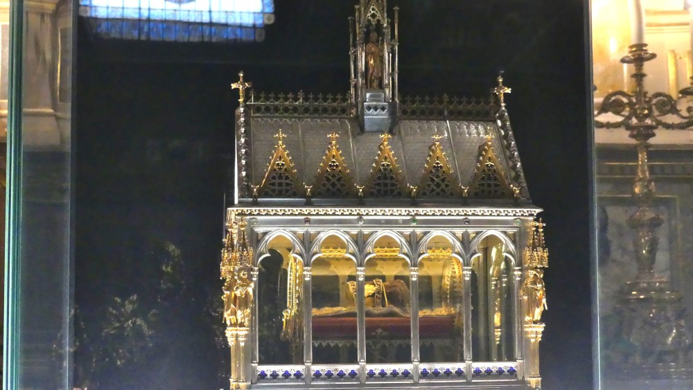 Schrein in der Stephansbasilika.