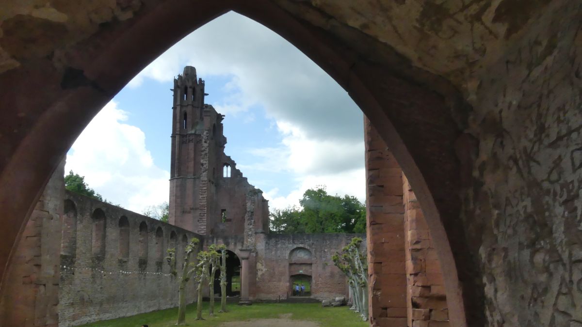 Klosterruine in der Pfalz