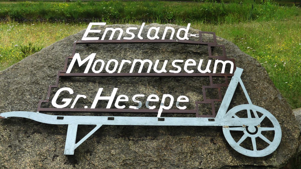 Eingangsschild des Moormuseums Emsland.