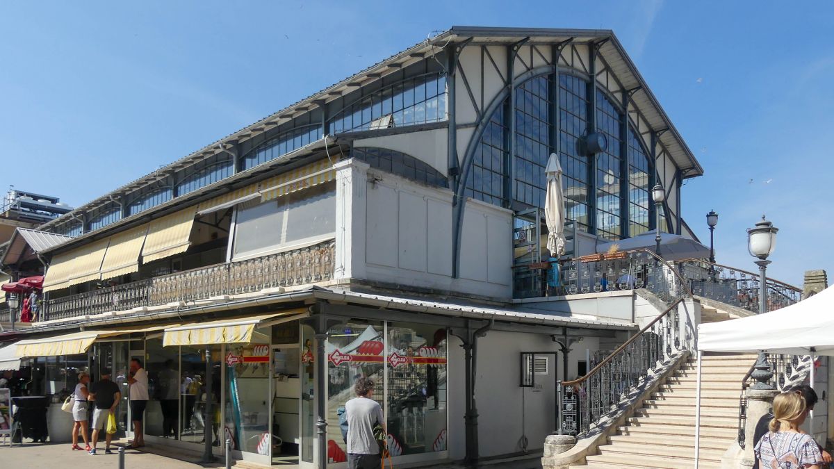 Markthalle aus Gusseisen in Pula.