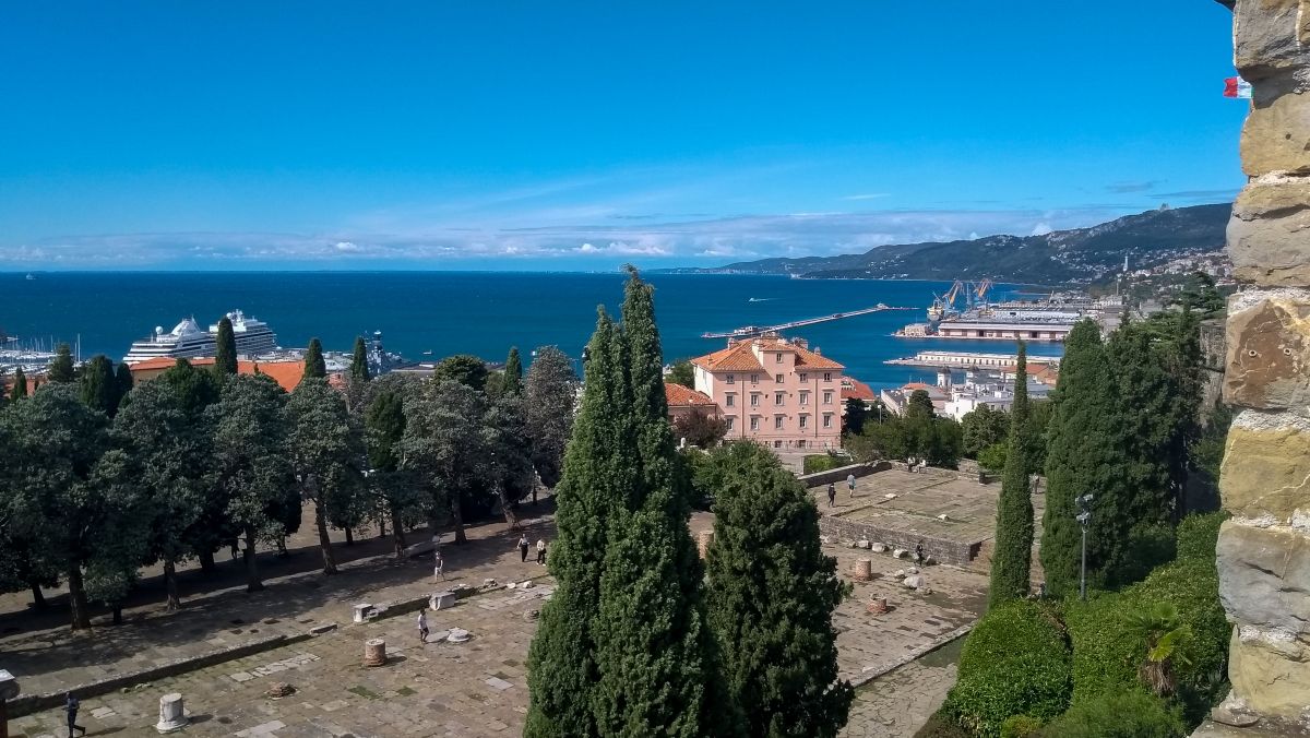 Blick über die Bucht von Triest.