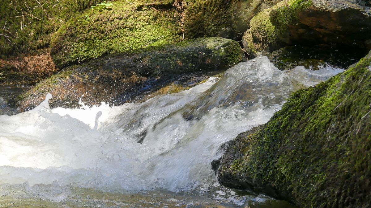 Kleiner Wasserfall.