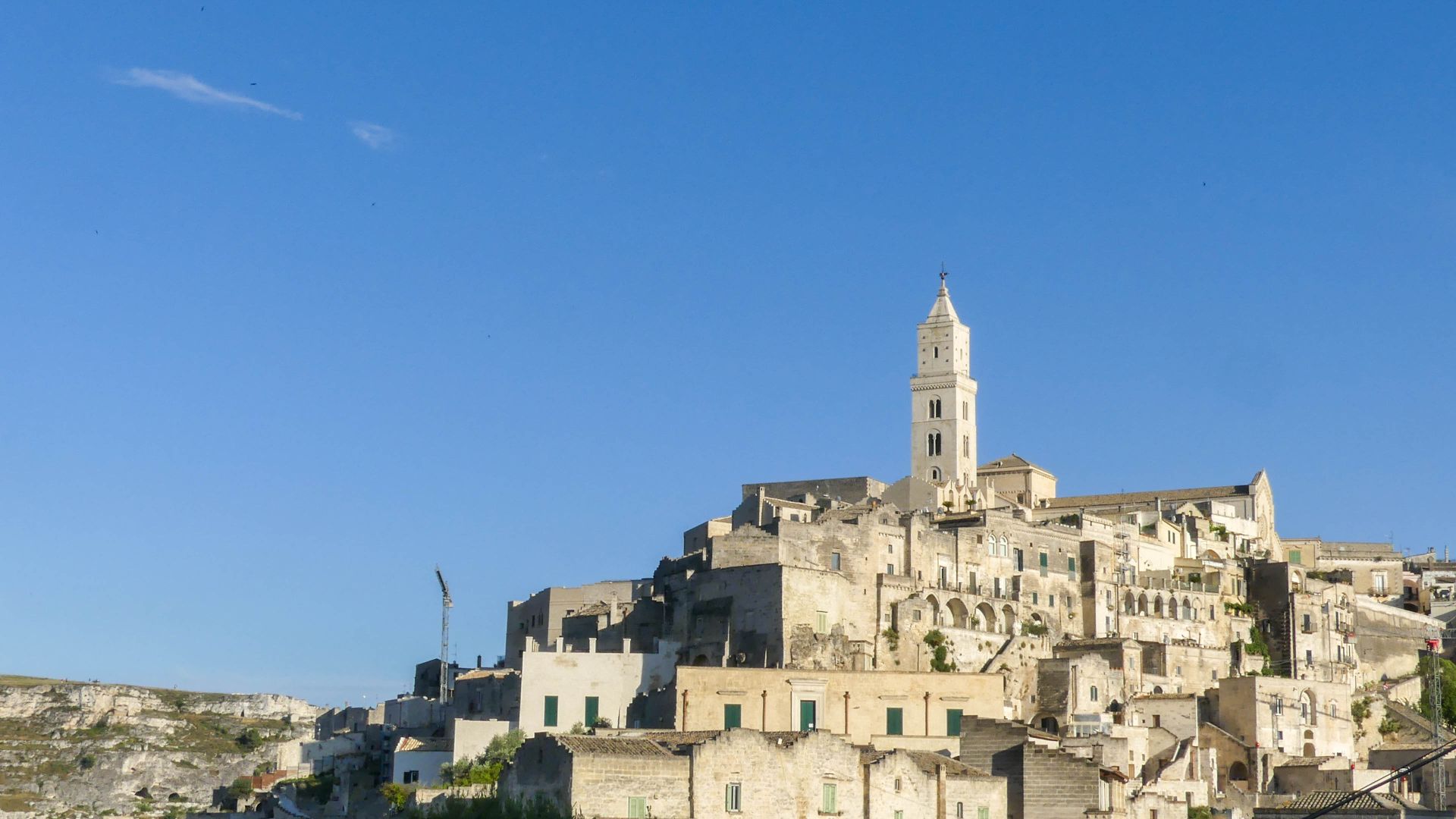 Der Turm des romanischen Doms von Matera.