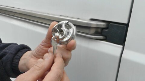 Einbruchschutz Wohnmobil Sicher Im Kastenwagen Reisen