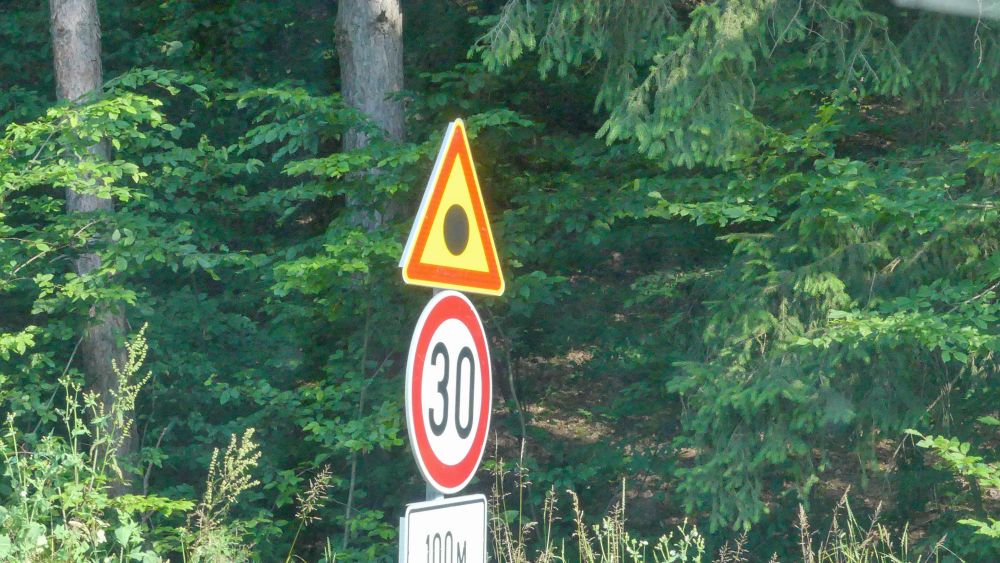 Straßenschild in Bulgarien.