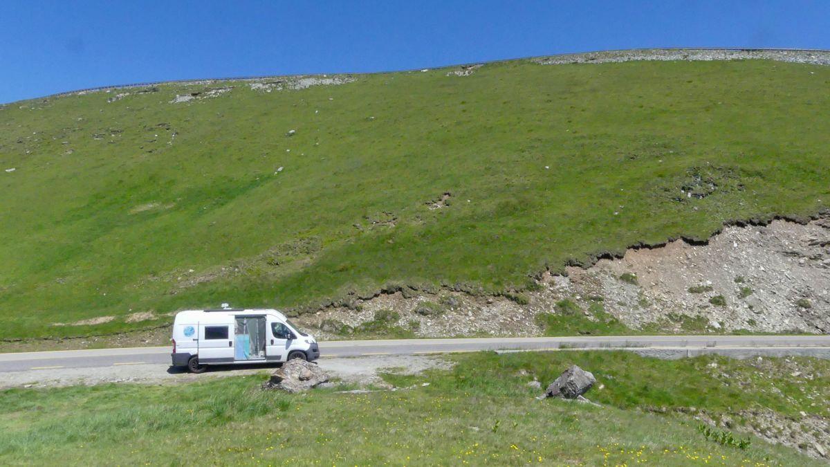 Wohnmobil auf der Transalpina.