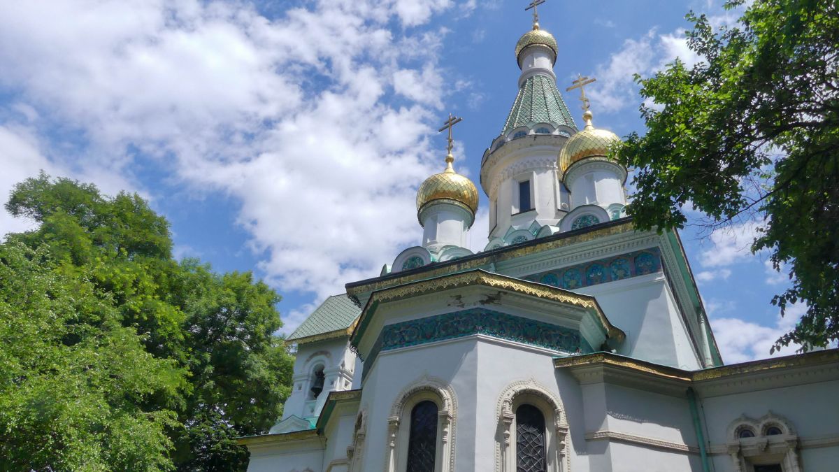 Goldene Zwiebeltürme der Russischen Kirche.