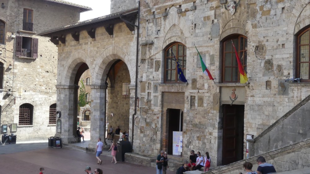 Palazzo und Loggia.